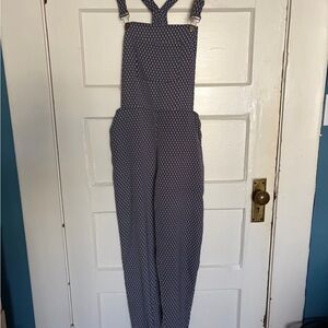 Elegant Women's Black and White Patterned Jumpsuit